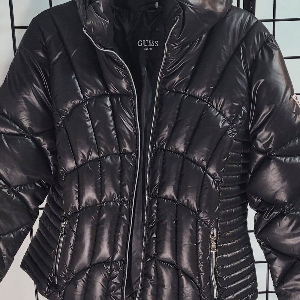 Guess Women's Black Quilted Puffer Jacket - Stylish & Warm Outerwear